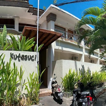 Kuta Suci Guesthouse Exteriör bild